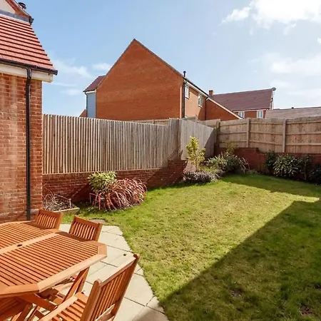 Heath Reach Villa Poole Exterior photo